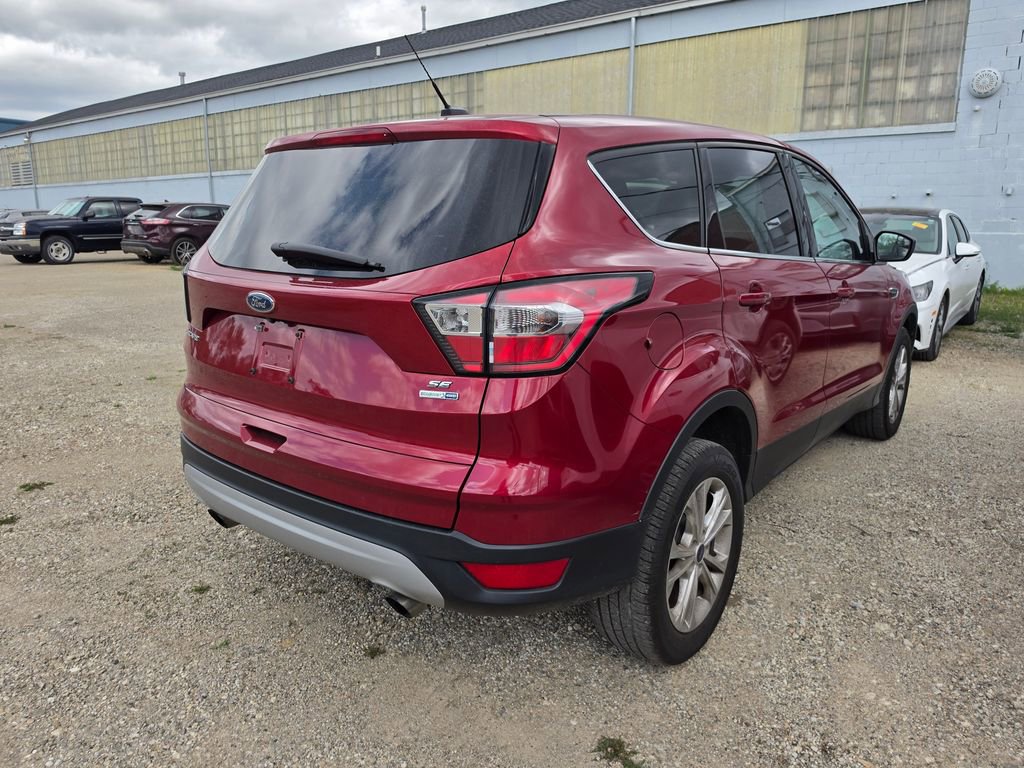 Used 2017 Ford Escape SE AWD/4WD image 2