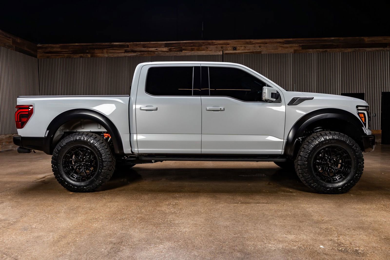 Used 2025 Ford F150 Raptor image 11