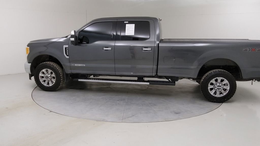 Used 2017 Ford F350 Lariat w/ Chrome Package image 18