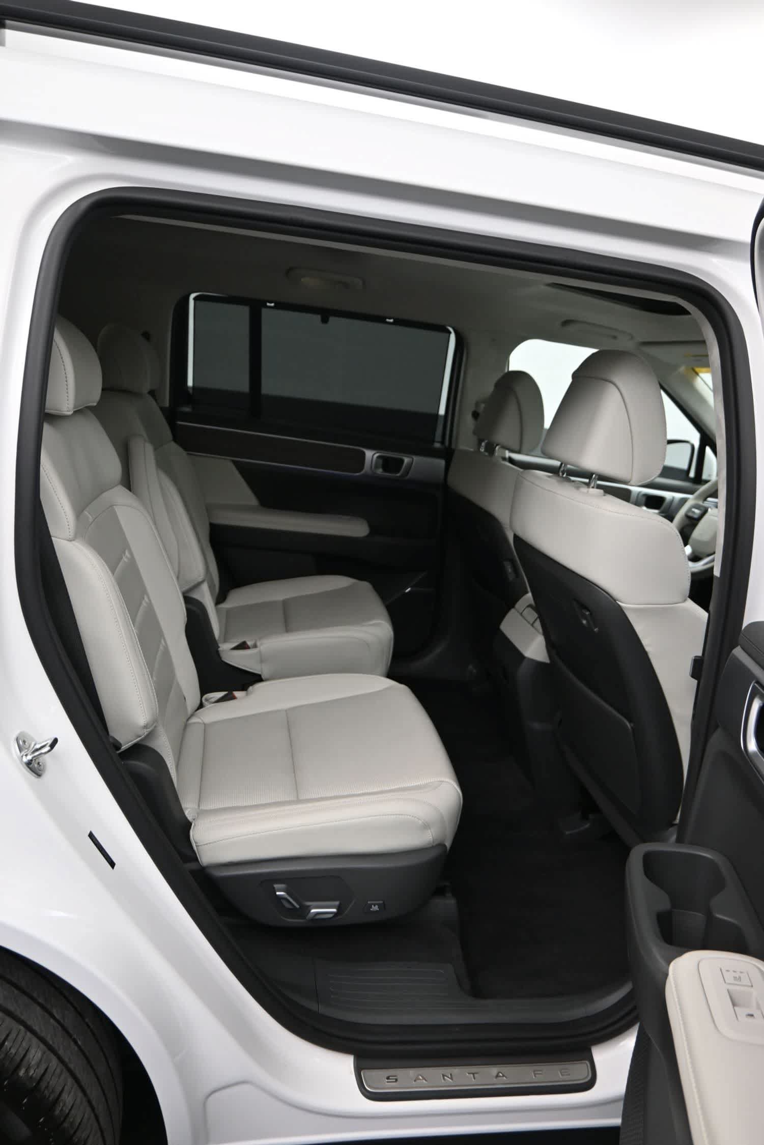 Used 2024 Hyundai Santa Fe Calligraphy AWD/4WD image 12