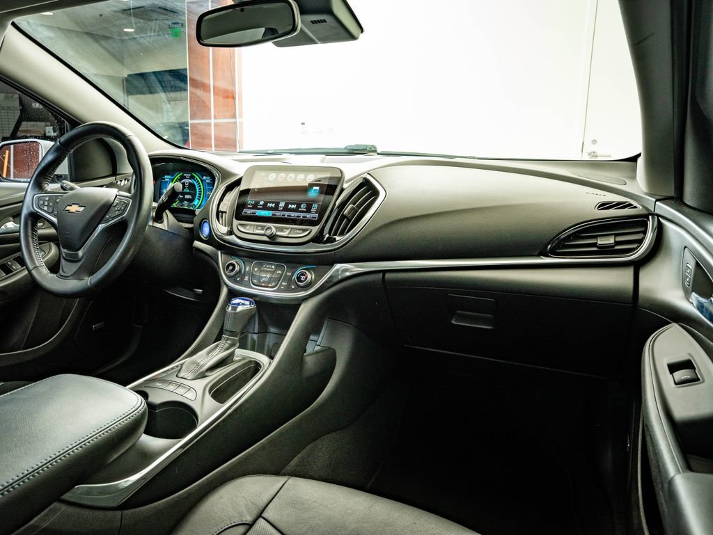 Used 2017 Chevrolet Volt Premier w/ Driver Confidence II Package FWD image 48