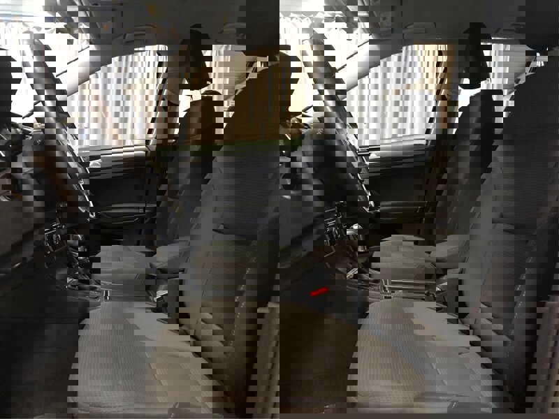 Used 2017 Volkswagen e-Golf SE w/ DC Fast Charging Package image 9