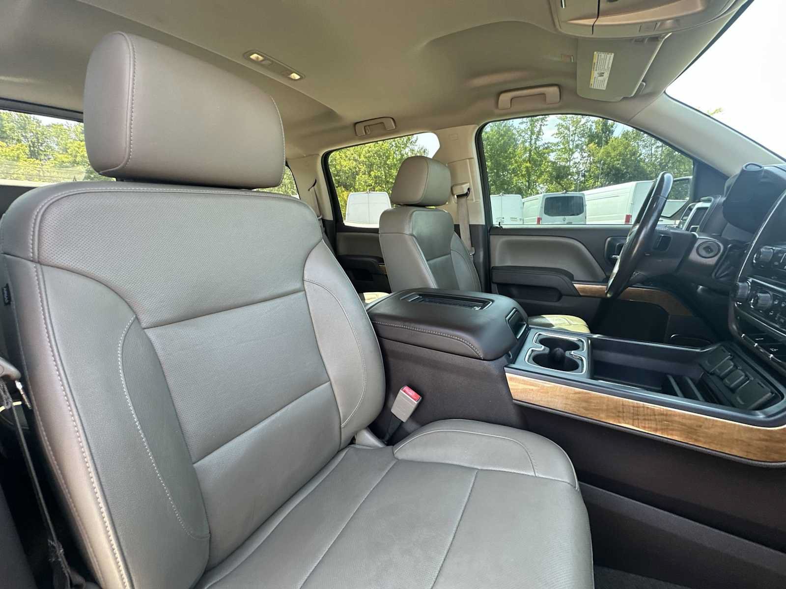 Used 2016 Chevrolet Silverado 1500 LTZ w/ Sport Package AWD/4WD image 24