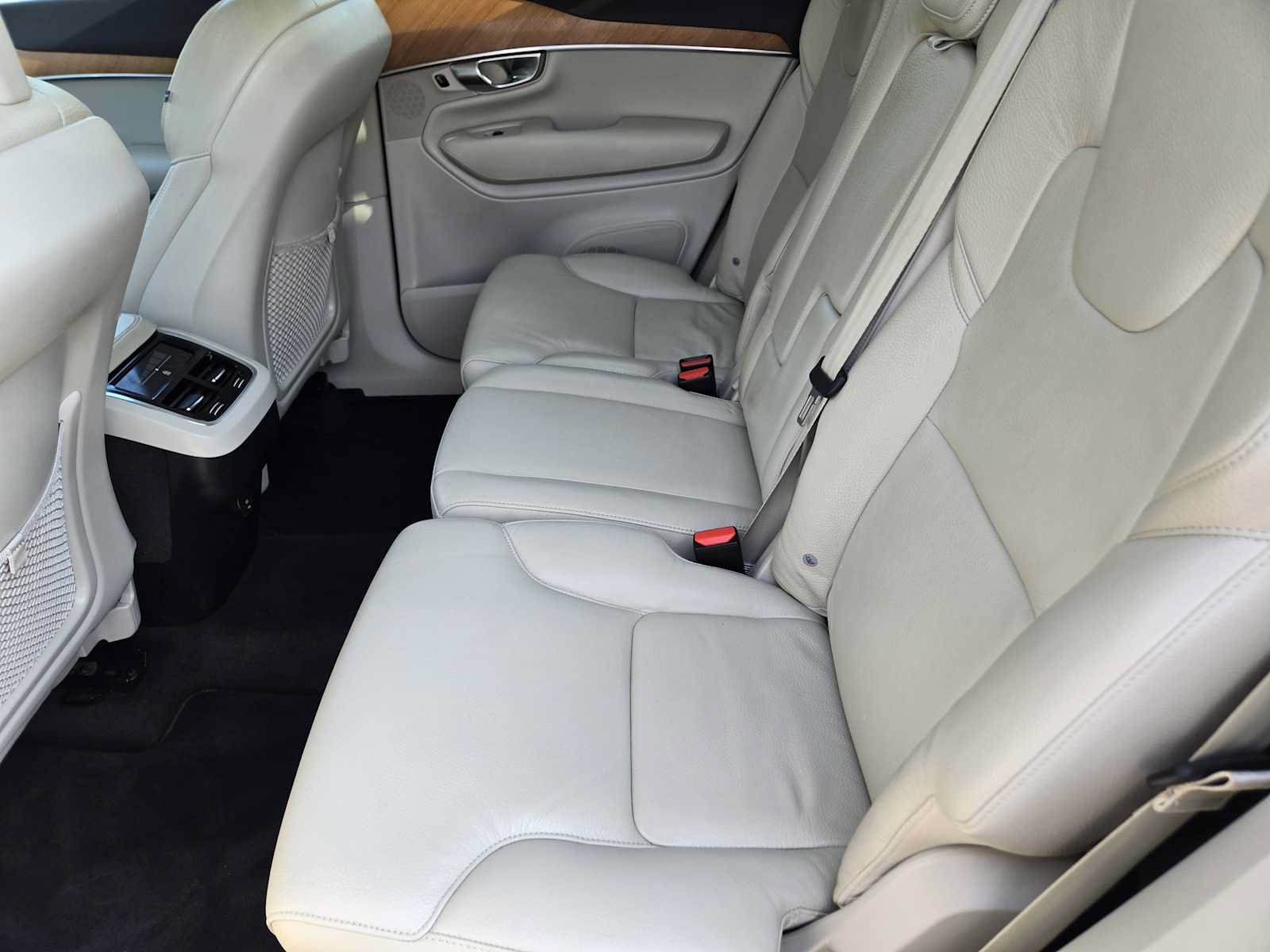 Used 2021 Volvo XC90 T5 Momentum w/ Climate Package FWD image 29