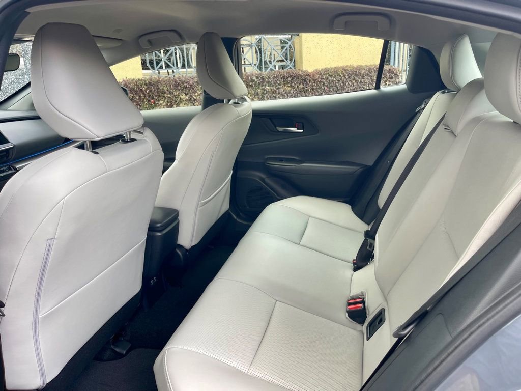 Used 2026 Toyota Prius XLE FWD image 12