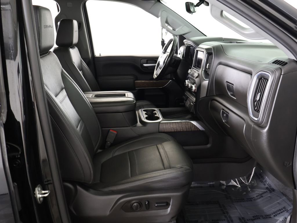 Used 2021 GMC Sierra 3500 Denali w/ Denali Ultimate Package image 31