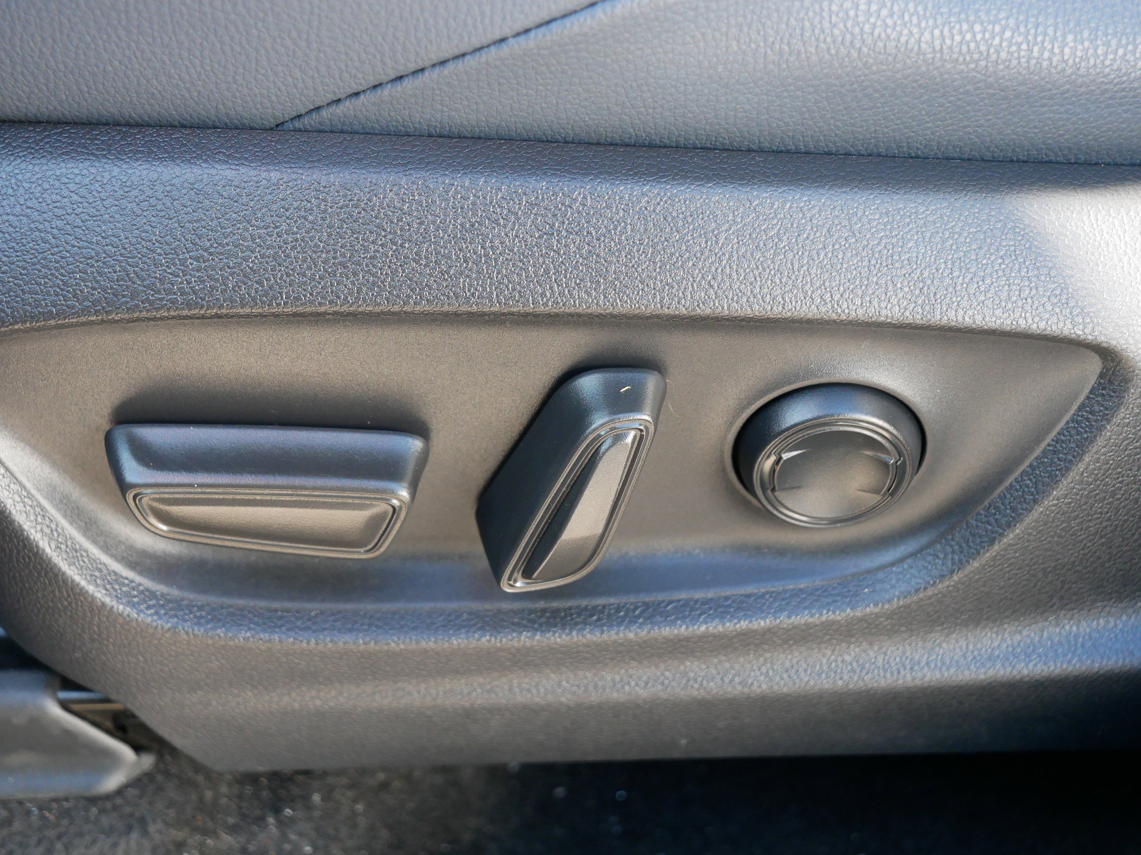 Used 2023 Subaru Solterra Limited image 20