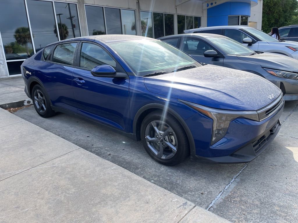 Used 2025 Kia K4 LXS image 3