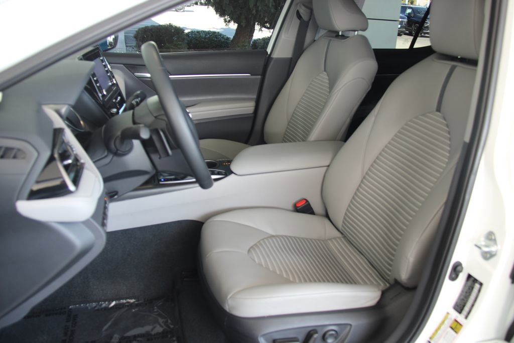 Used 2024 Toyota Camry SE image 18
