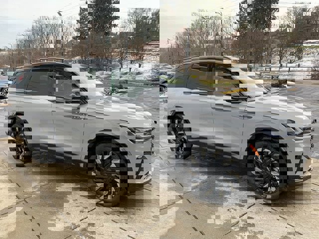 New 2026 Lincoln Nautilus Reserve w/ Jet Appearance Package image 14