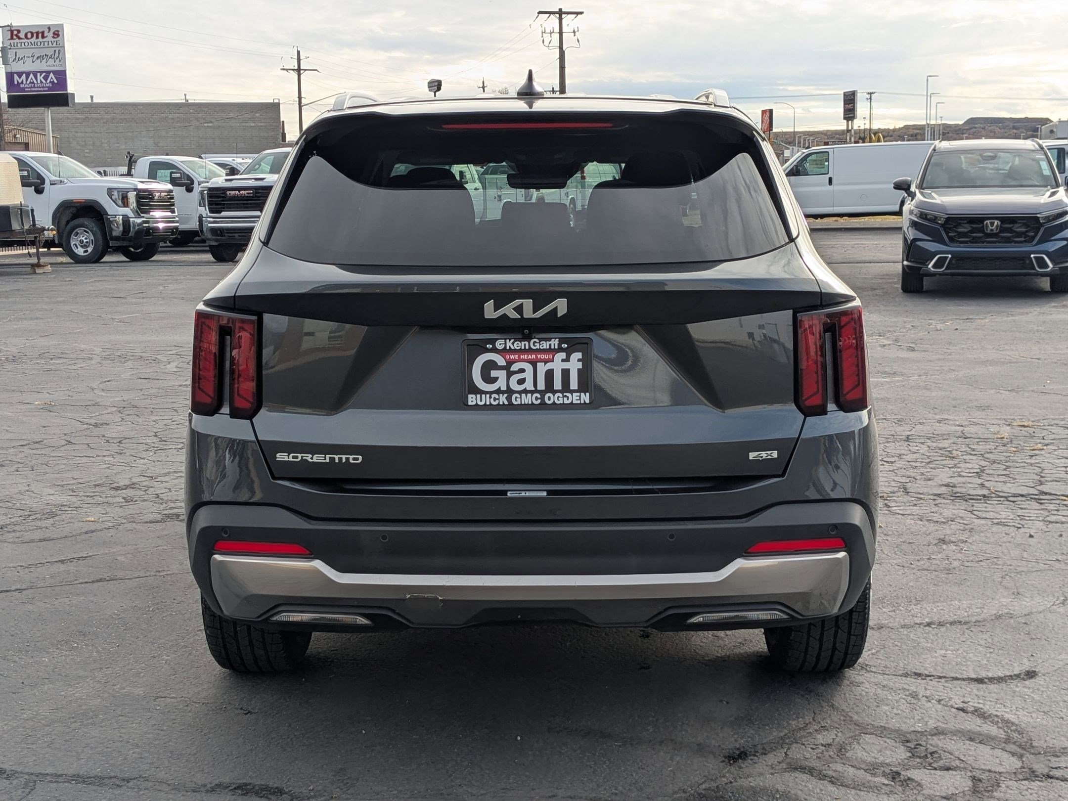 Used 2024 Kia Sorento S image 4