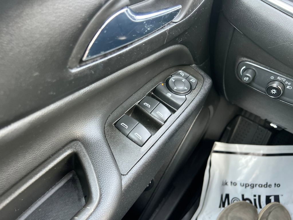 Used 2023 Chevrolet Equinox LT image 12