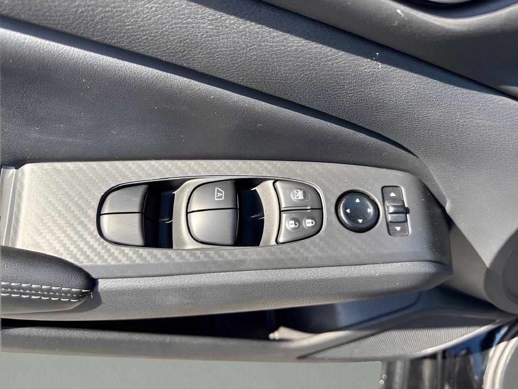 Used 2025 Nissan Altima 2.5 SV FWD image 25