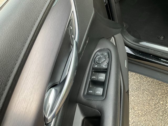 Used 2017 Cadillac XT5 Luxury w/ Driver Awareness Package image 8