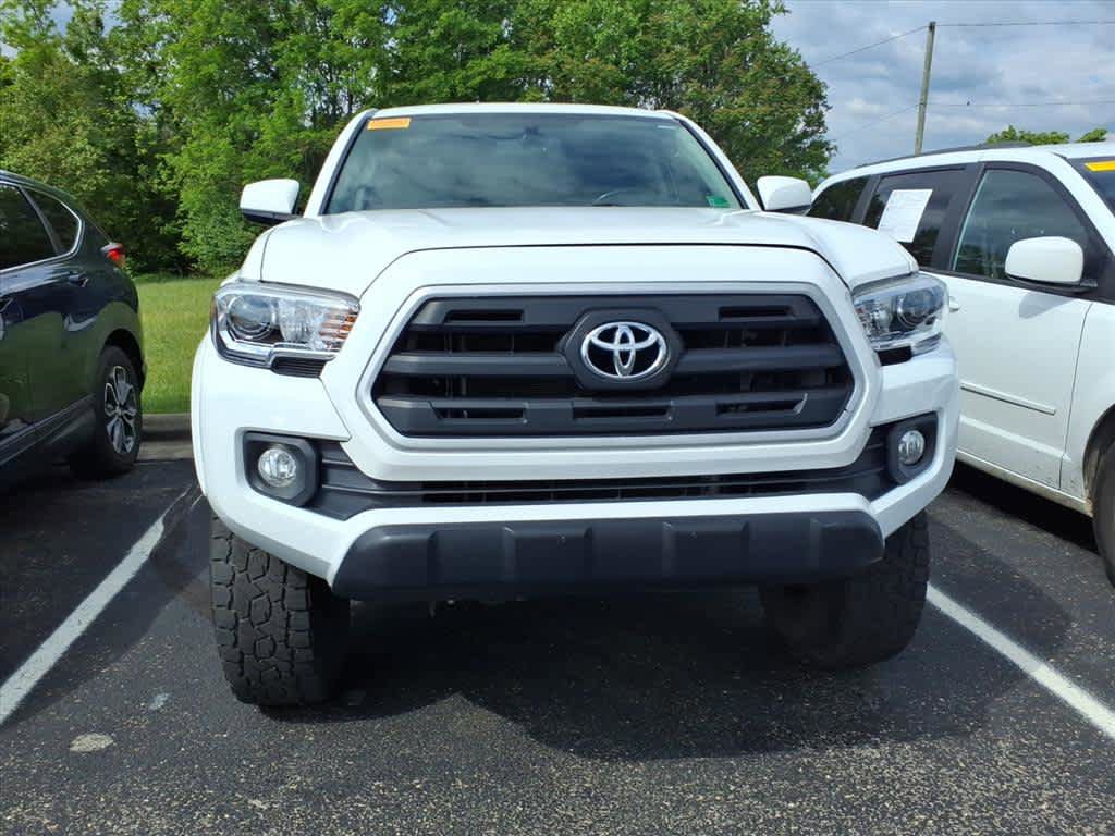 Used 2017 Toyota Tacoma SR5 w/ Tow Package AWD/4WD image 7