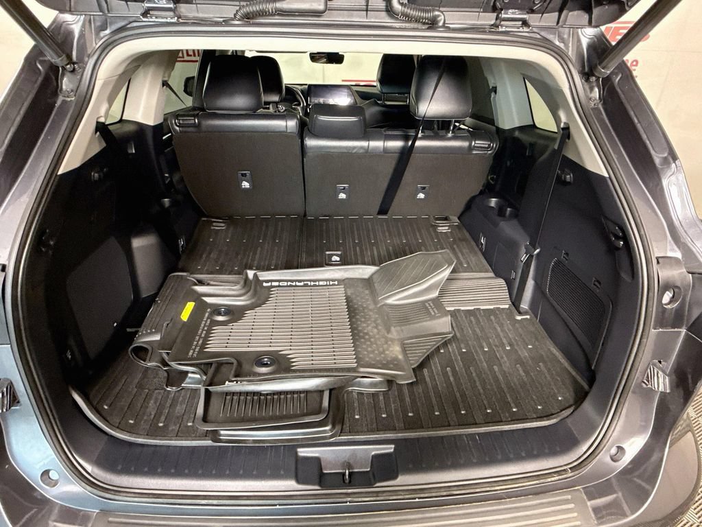 Certified 2021 Toyota Highlander Limited AWD/4WD image 32