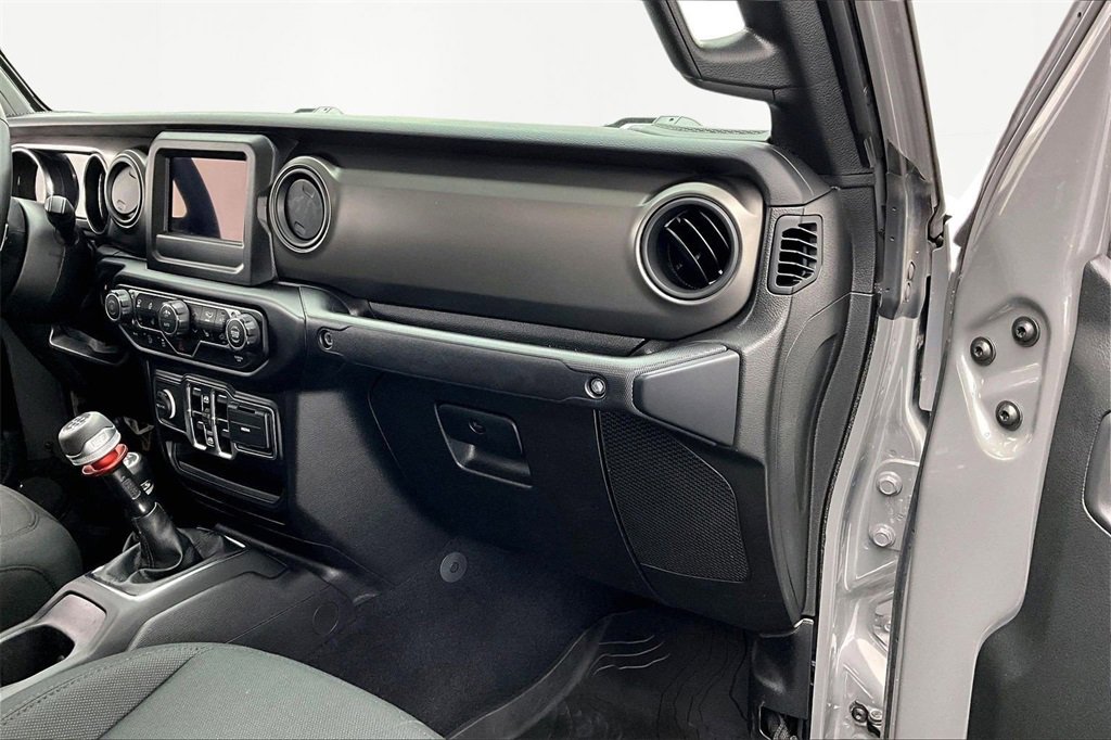 Used 2022 Jeep Gladiator Willys image 17