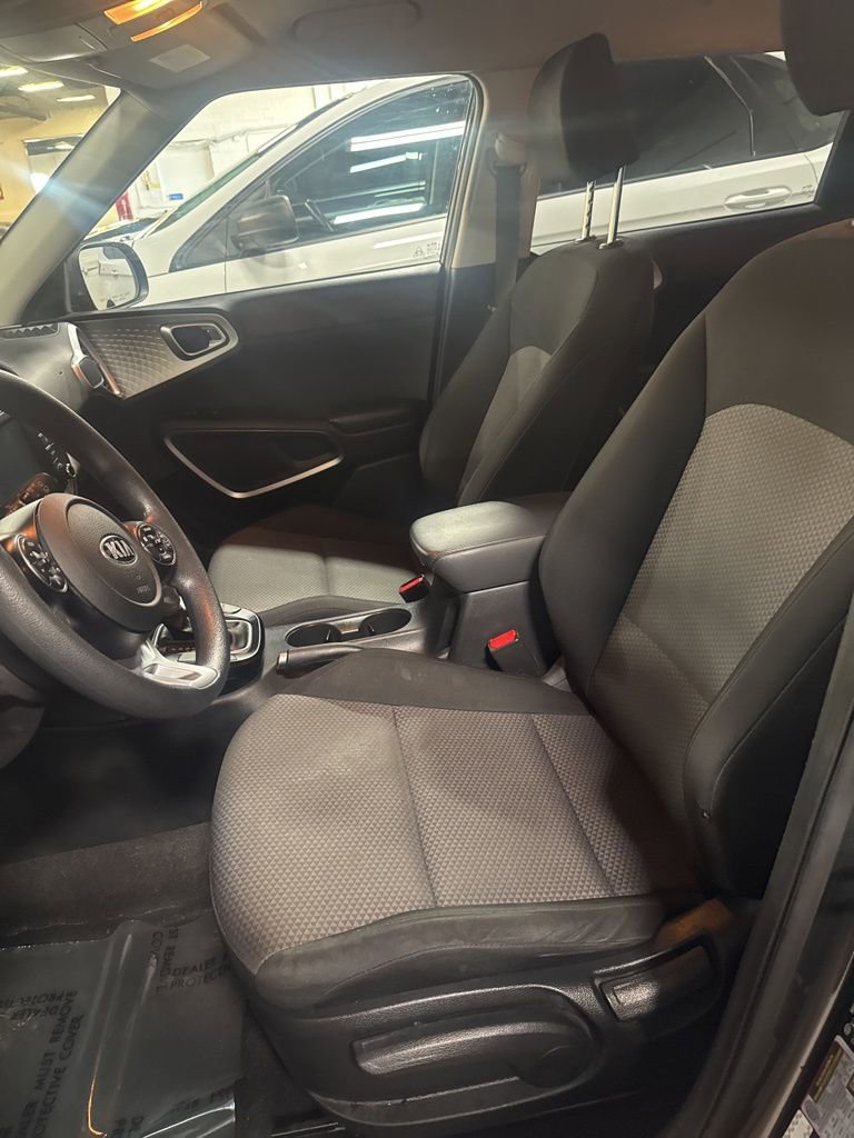 Used 2020 Kia Soul LX image 7