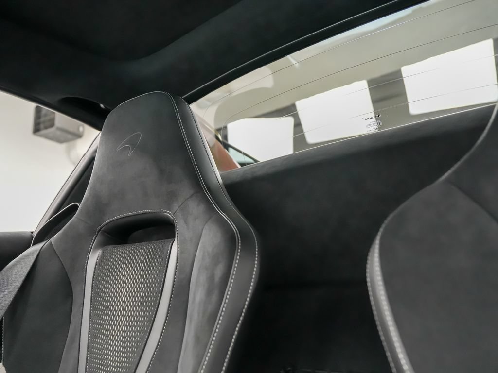 Used 2026 McLaren 750S Spider RWD image 34