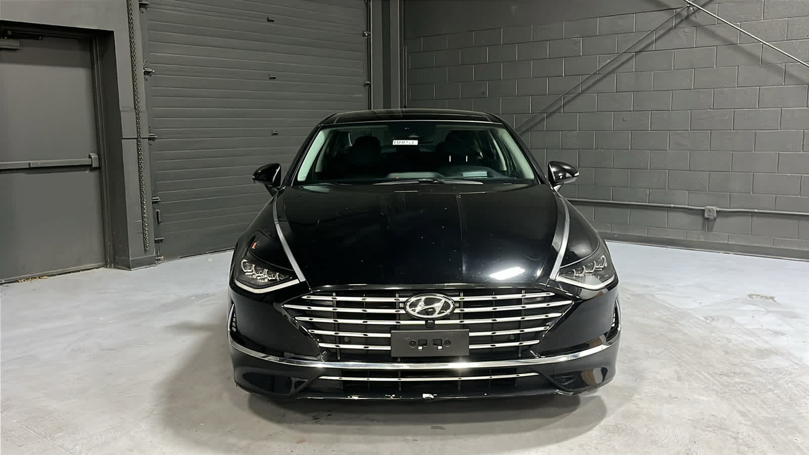 Used 2023 Hyundai Sonata Limited FWD image 2