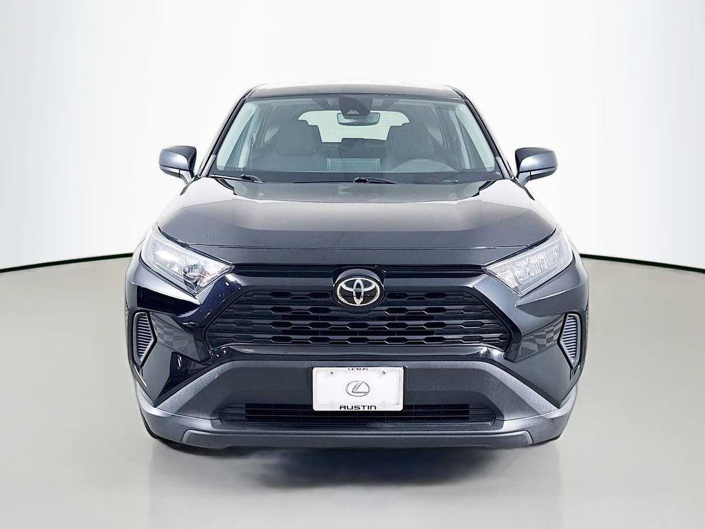Used 2022 Toyota RAV4 LE FWD image 2