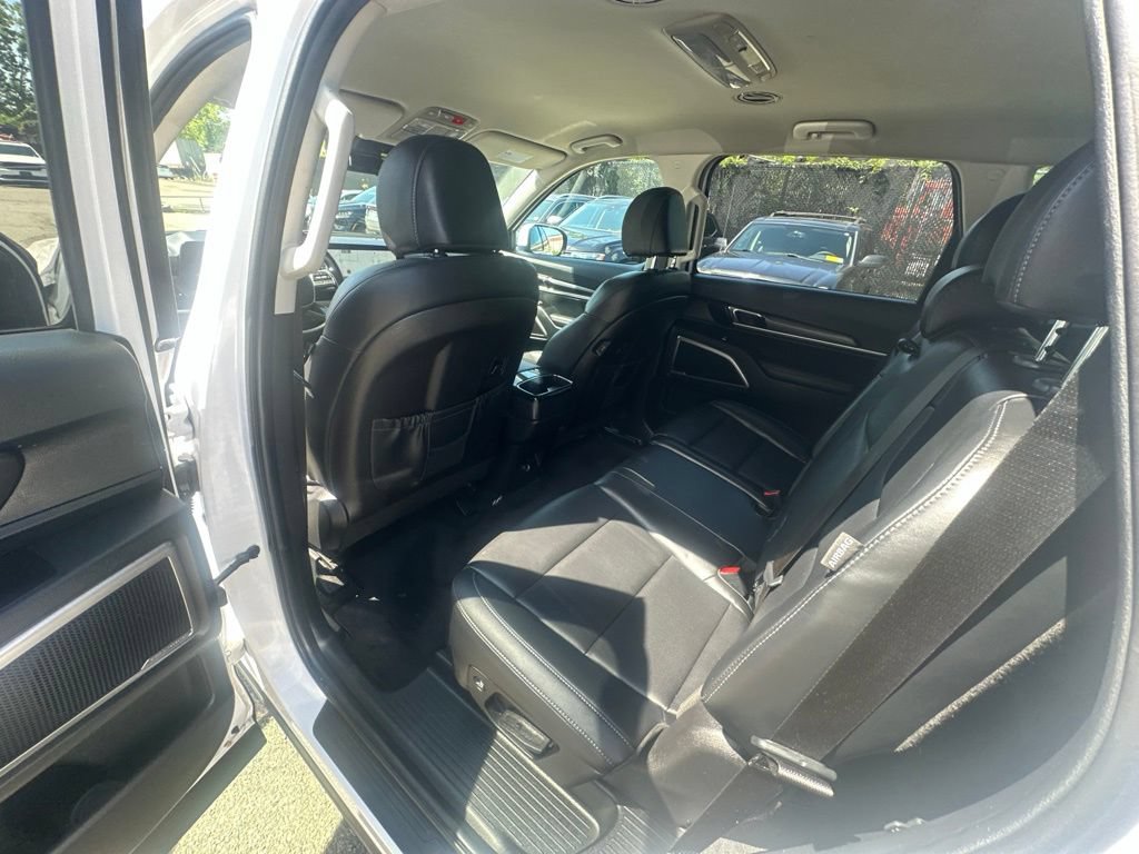 Used 2024 Kia Telluride LX AWD/4WD image 23
