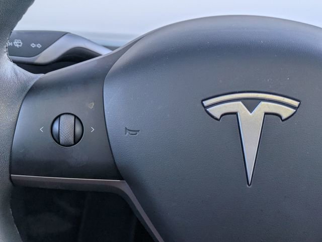 Used 2025 Tesla Model Y Long Range image 17