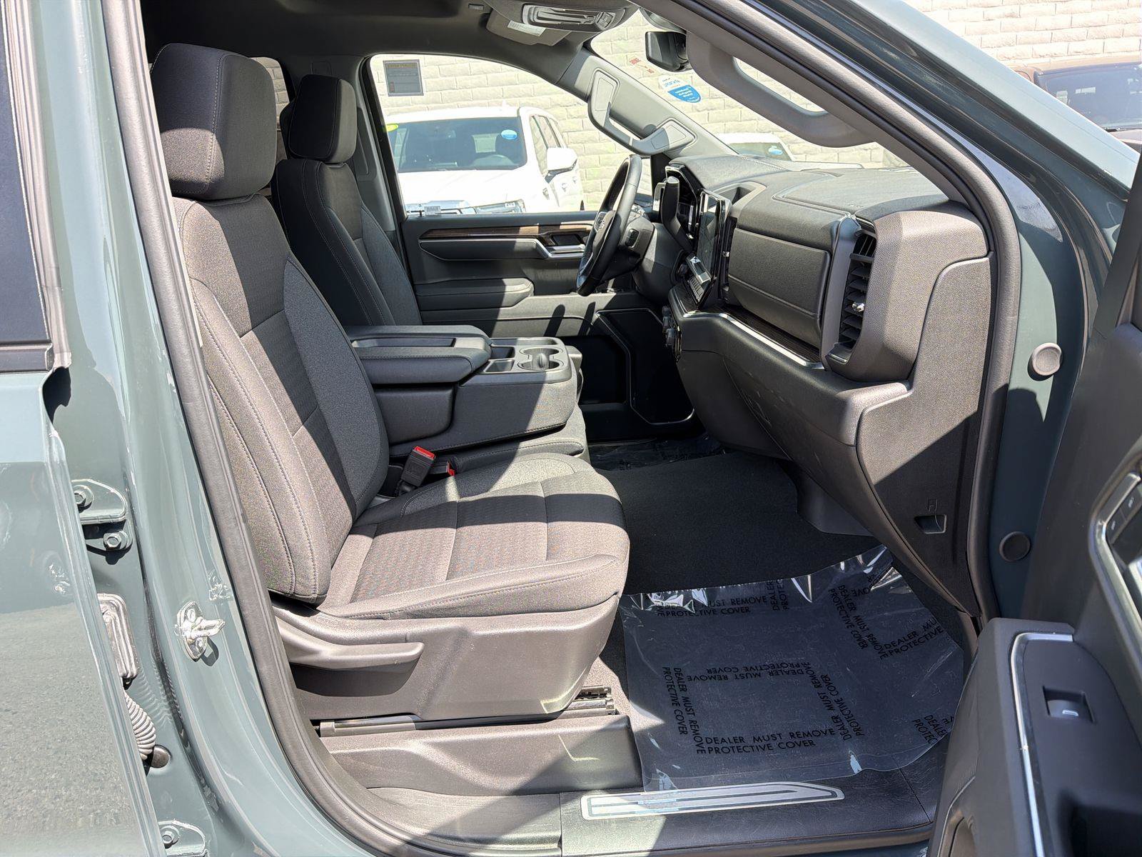 Used 2025 Chevrolet Silverado 1500 LT AWD/4WD image 27
