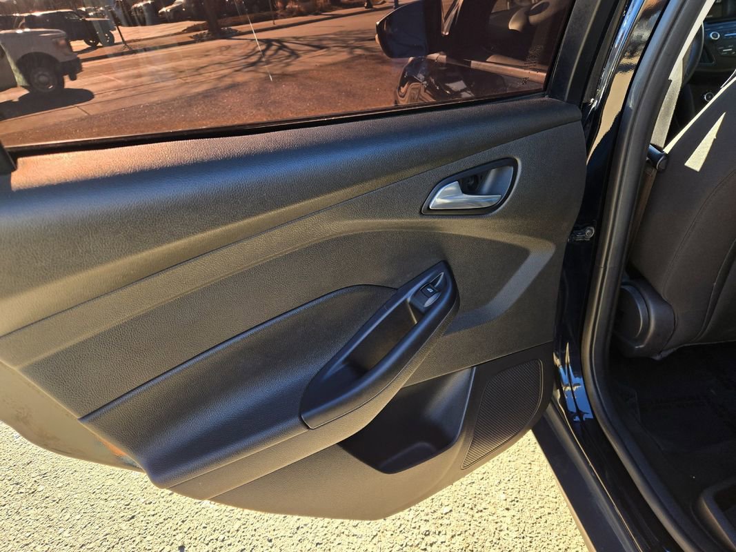 Used 2016 Ford Focus SE image 18