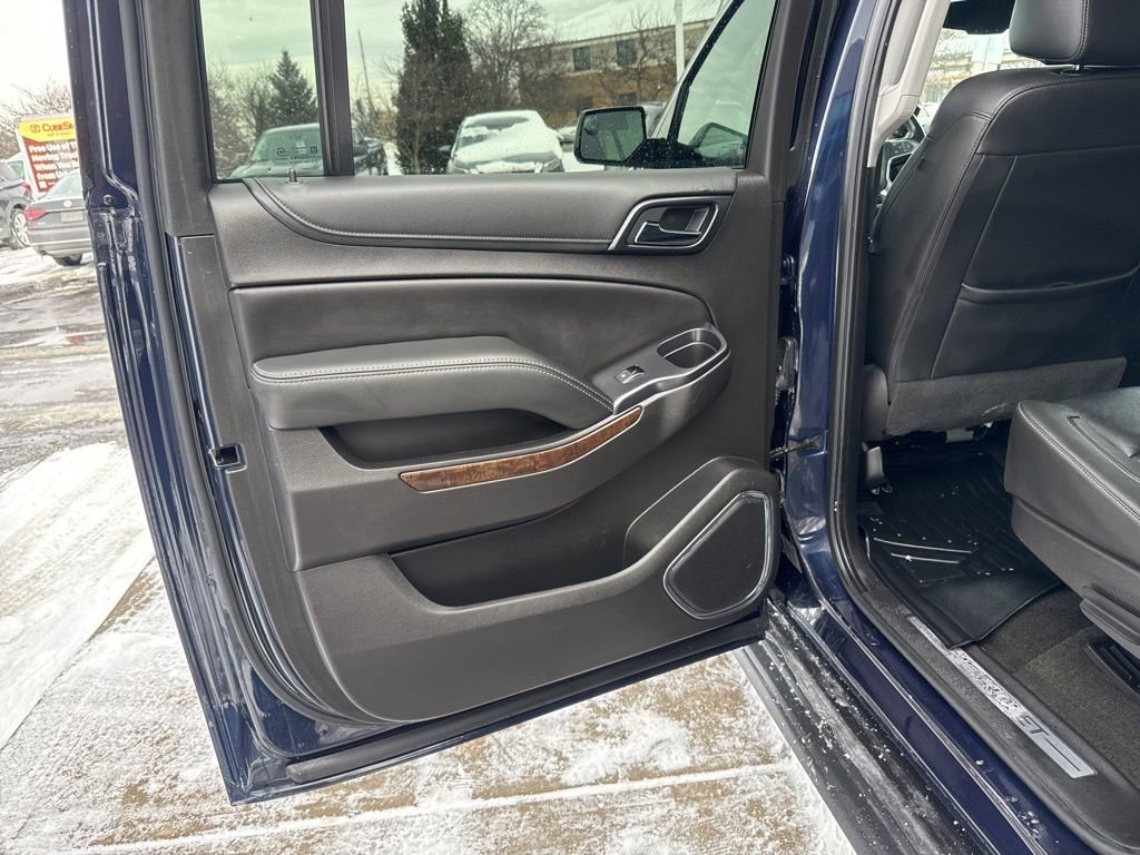 Used 2018 Chevrolet Suburban LT image 34