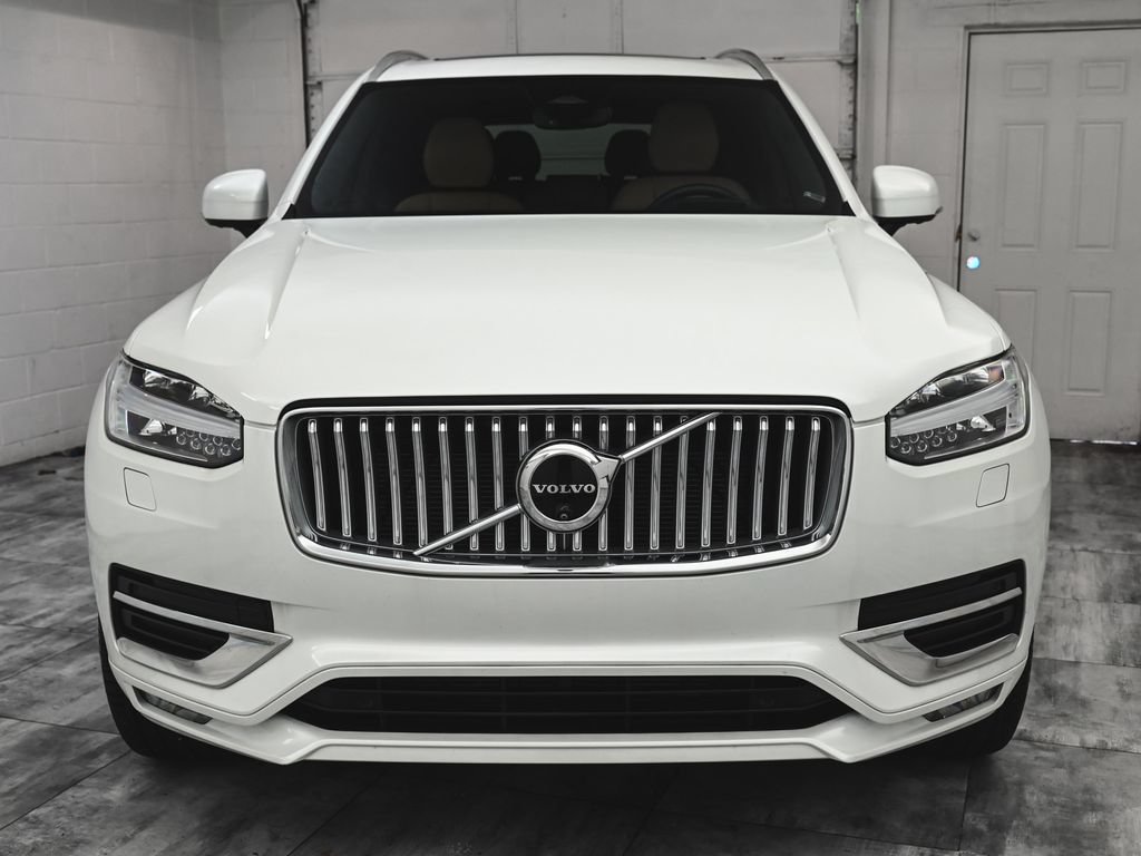 Used 2025 Volvo XC90 B5 Ultra w/ Protection Package Premier AWD/4WD image 2