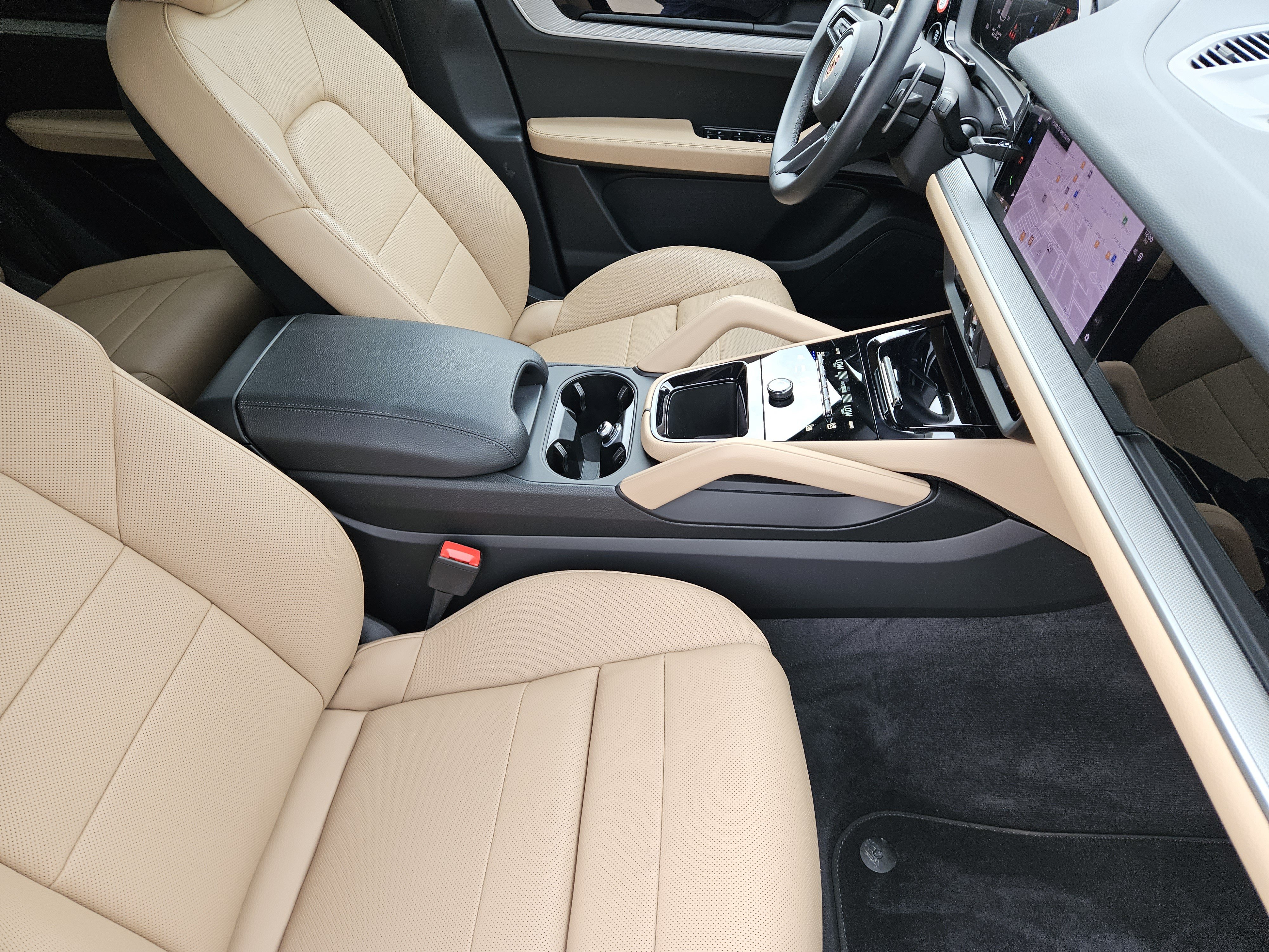 Certified 2026 Porsche Cayenne AWD/4WD image 15