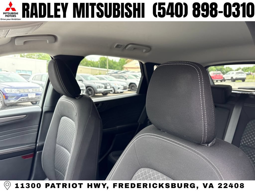 Used 2025 Ford Escape Active AWD/4WD image 2