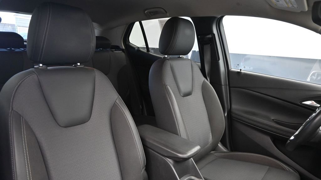 Used 2022 Buick Encore GX Select FWD image 11