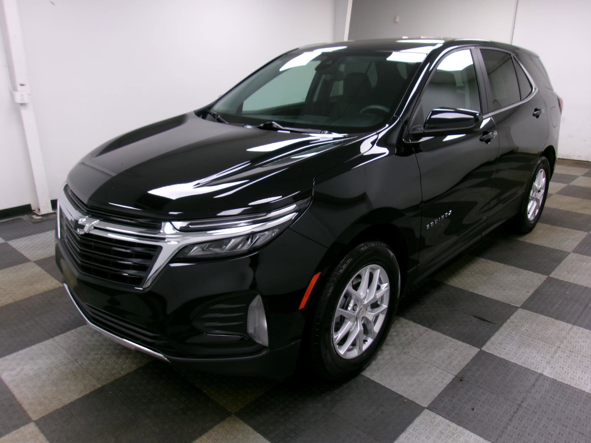 Certified 2023 Chevrolet Equinox LT w/ LPO, Floor Liner Package FWD image 1