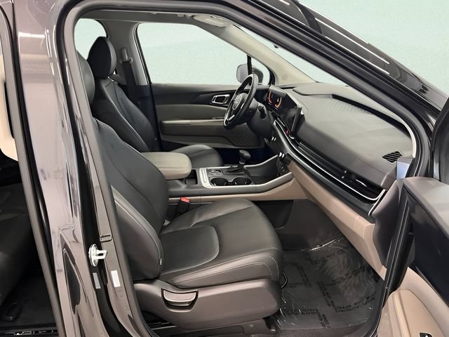 Used 2026 Kia Carnival FWD image 12