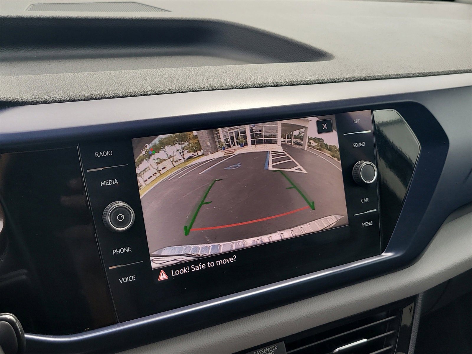 Used 2022 Volkswagen Taos SE image 22