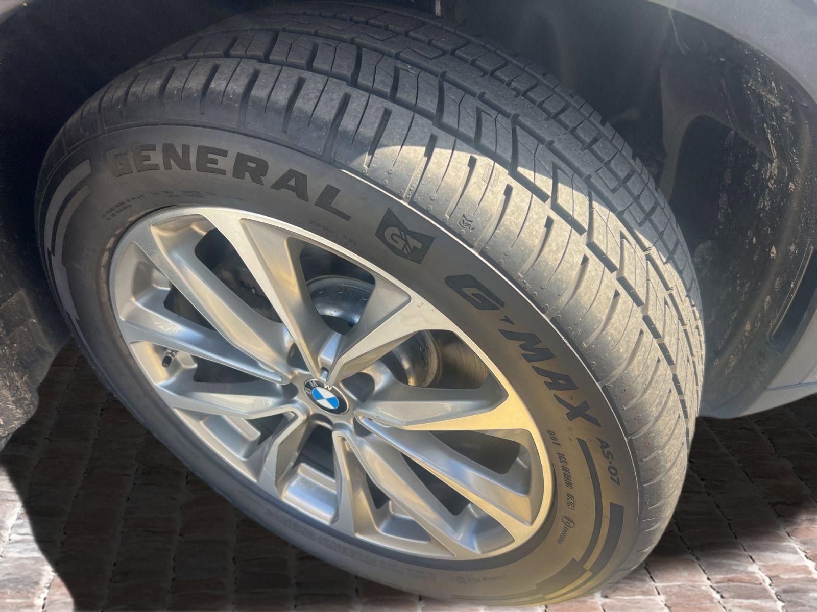 Used 2019 BMW X4 xDrive30i w/ Driving Assistance Package image 23