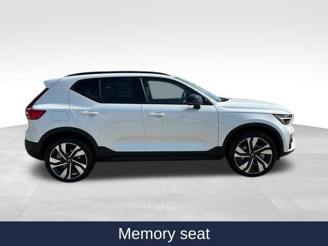 New 2025 Volvo XC40 B5 Ultra w/ Protection Package image 14