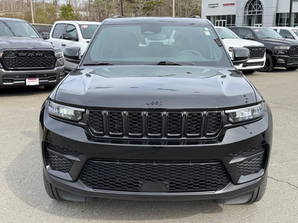 Used 2024 Jeep Grand Cherokee Altitude image 10