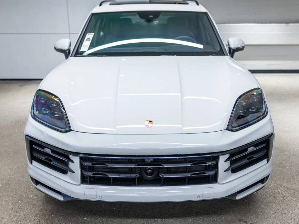 Certified 2026 Porsche Cayenne AWD/4WD image 9