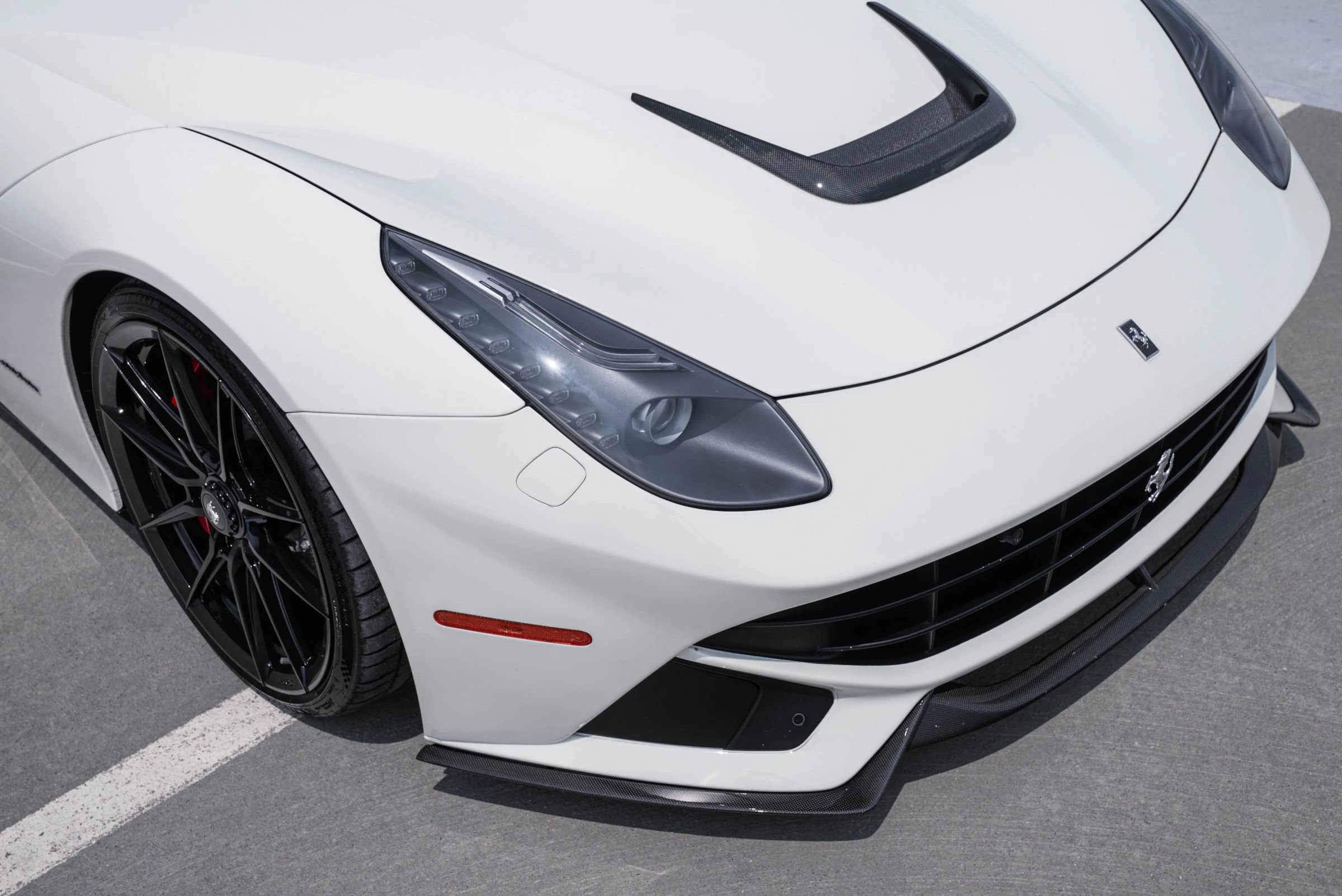 Used 2015 Ferrari F12 Berlinetta RWD image 27