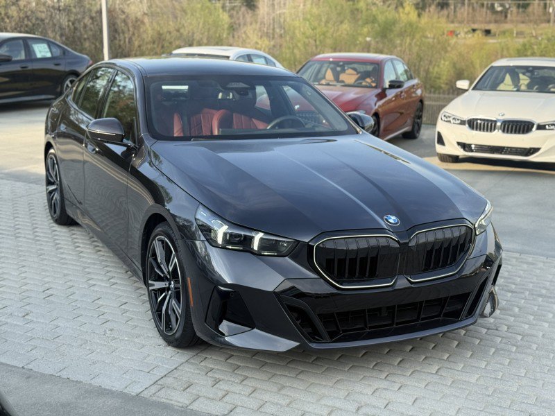 Certified 2025 BMW 530i w/ M Sport Package image 7