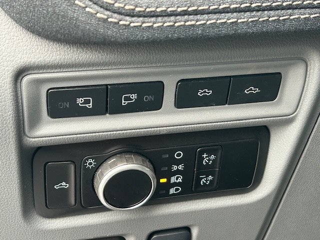 Used 2024 Ford F150 Lightning Flash AWD/4WD image 25