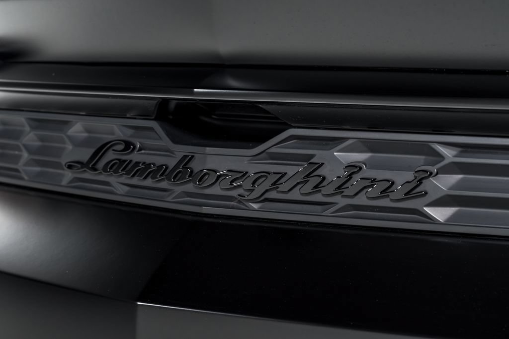 Used 2025 Lamborghini Urus S AWD/4WD image 61