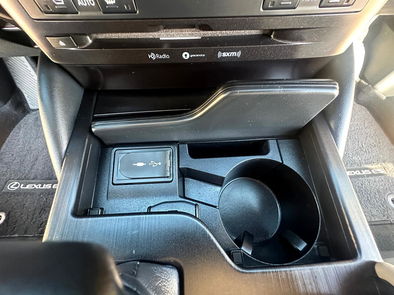 Used 2020 Lexus ES 350 w/ Luxury Package image 36