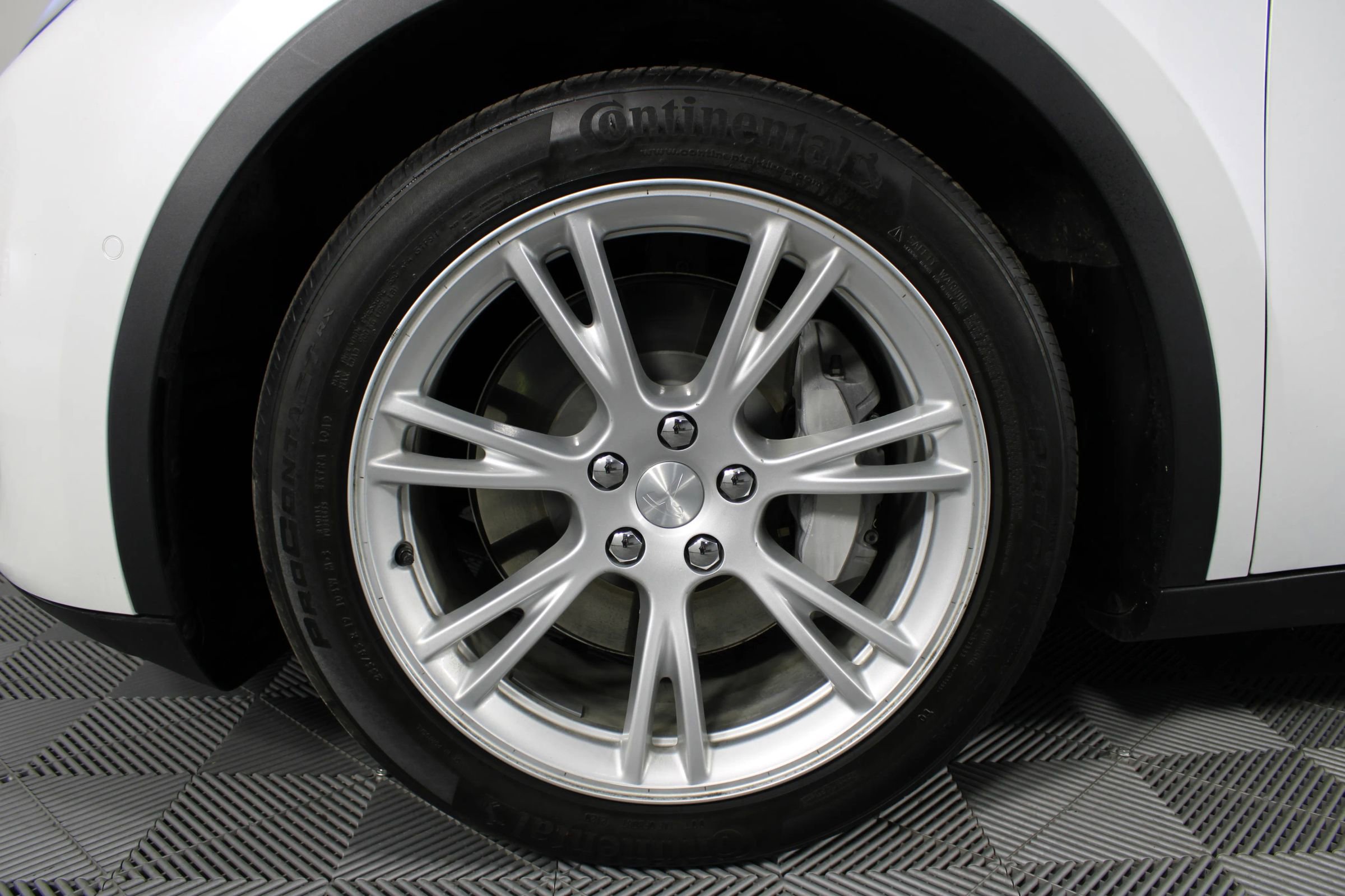 Used 2020 Tesla Model Y Long Range image 44