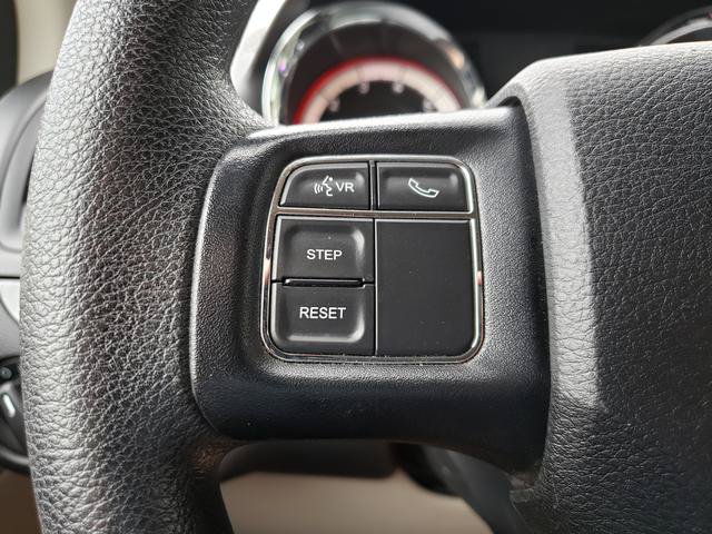 Used 2018 Dodge Grand Caravan SE w/ UConnect Hands-Free Group FWD image 19