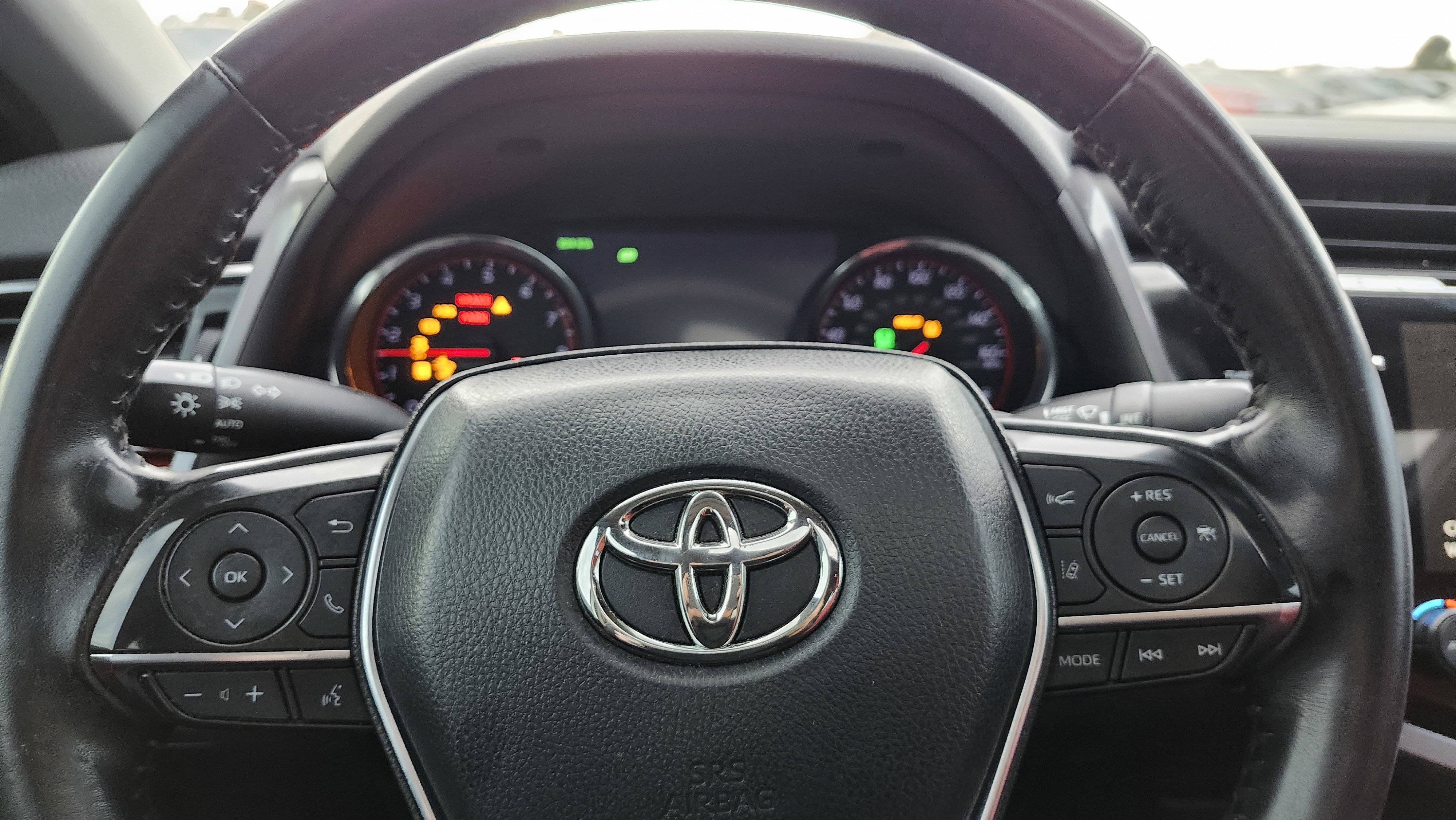 Used 2020 Toyota Camry XSE image 18