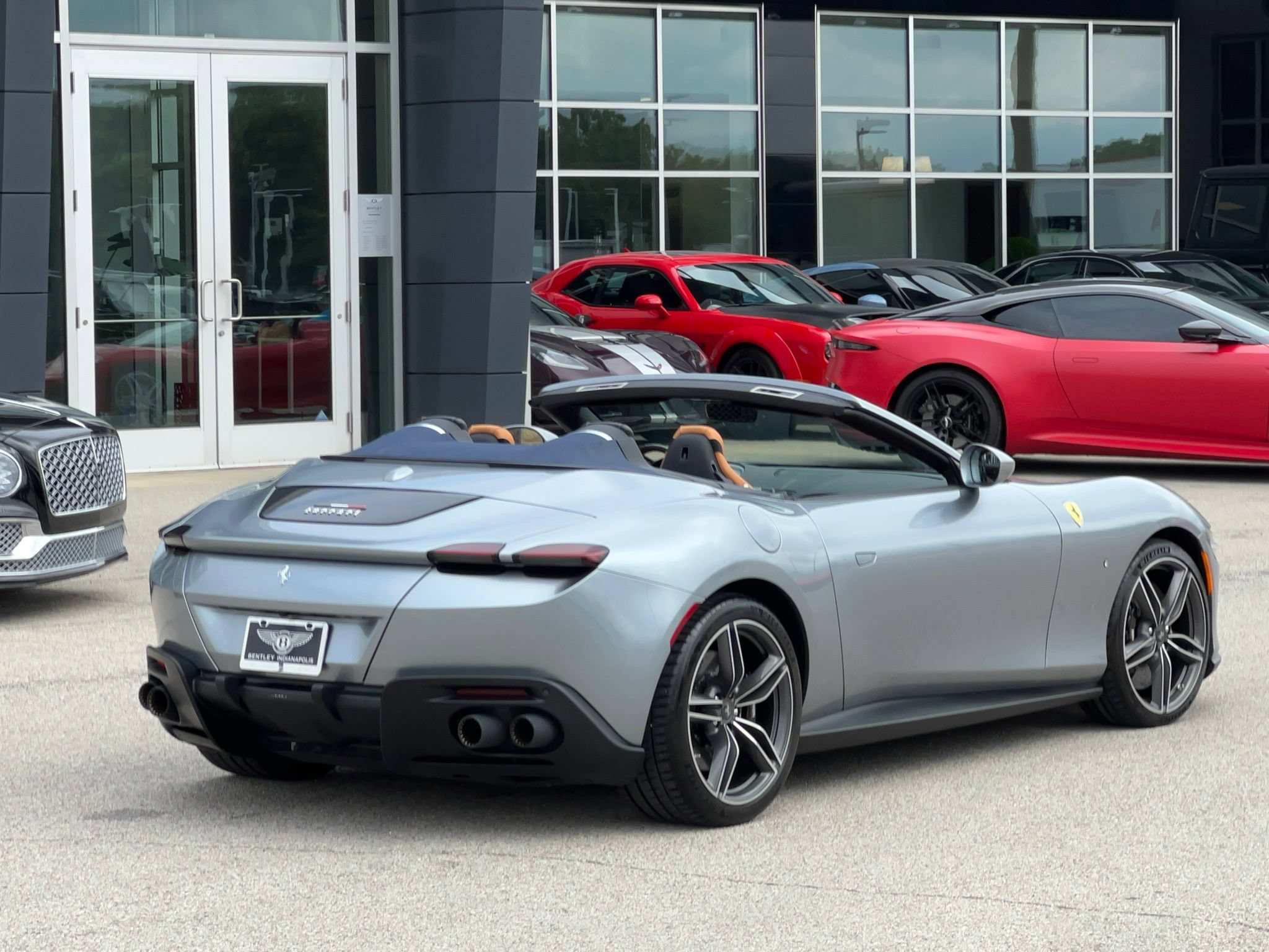 Used 2024 Ferrari Roma Spider RWD image 6